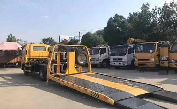丹棱汽车中途维修案例