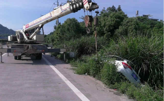 丹棱重载吊车救援